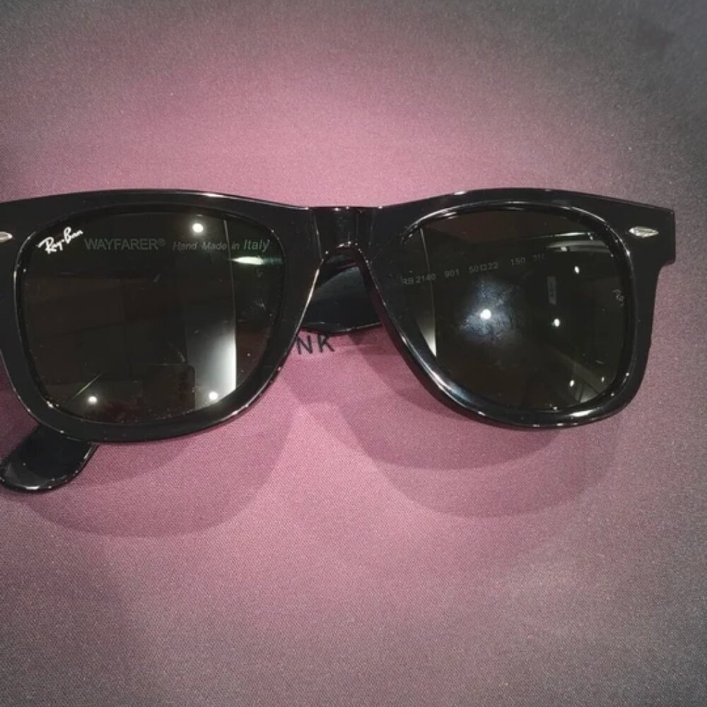 Ray-Ban Classic Wayfarer Sunglasses